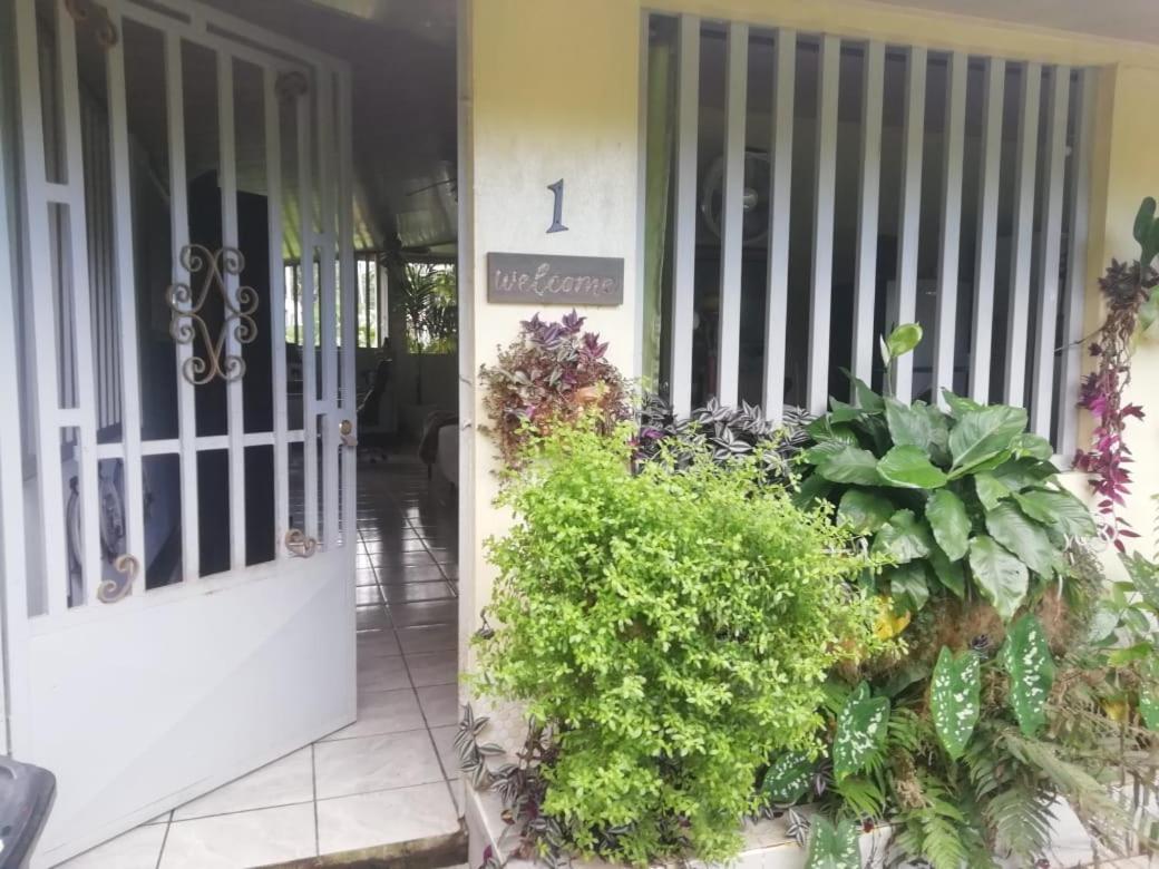 Casa Sophia 3 Listings Apartment 1 Or Apartment 2 Separately Or Apt 1 And 2 Together All With Fo Internet Guápiles Exterior foto